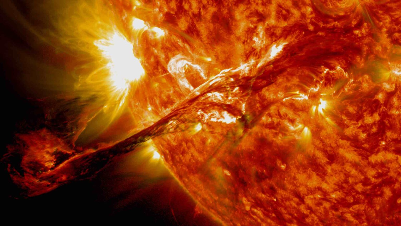 Researchers Finally Know Why the Sun’s Corona is Massively Hotter than ...