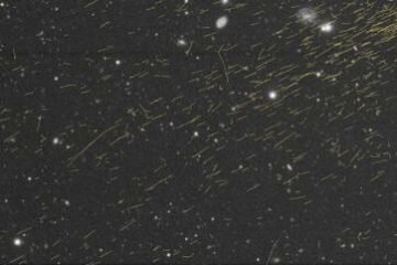 anomalous tracks cosmic ray showers
