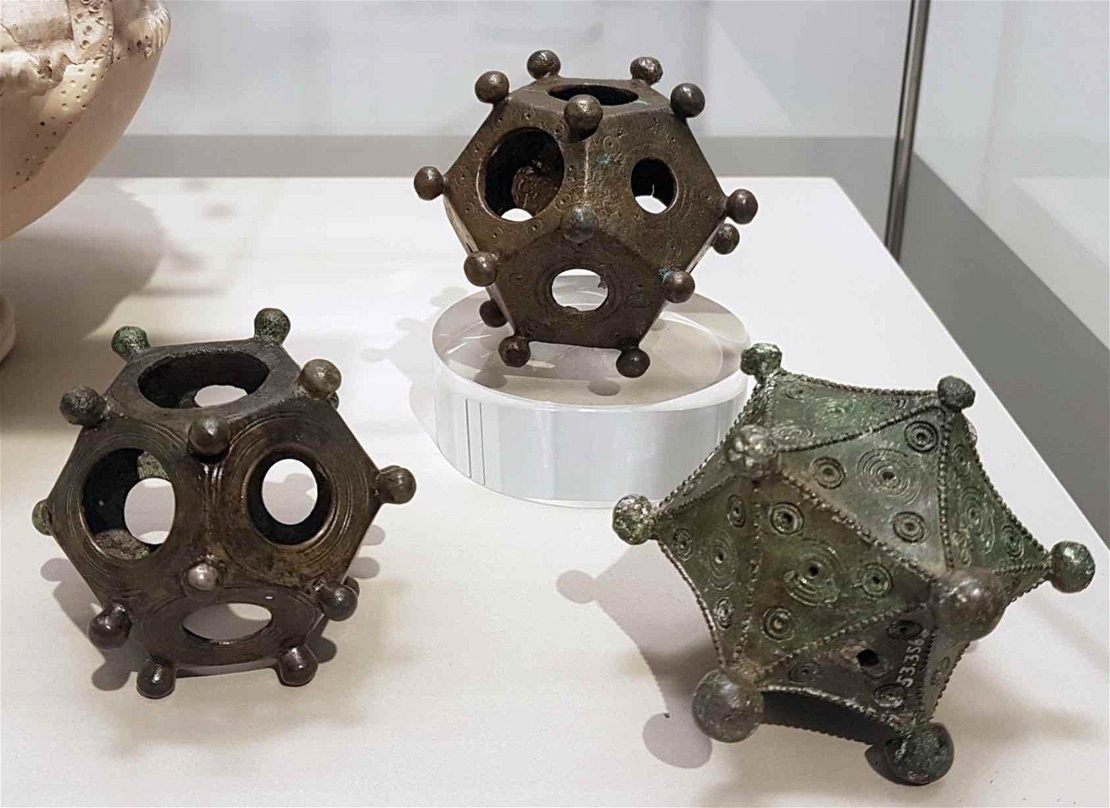 Roman dodecahedrons